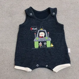 لباس بچگانه