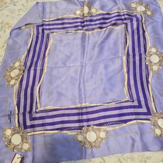 روسری ابریشمی