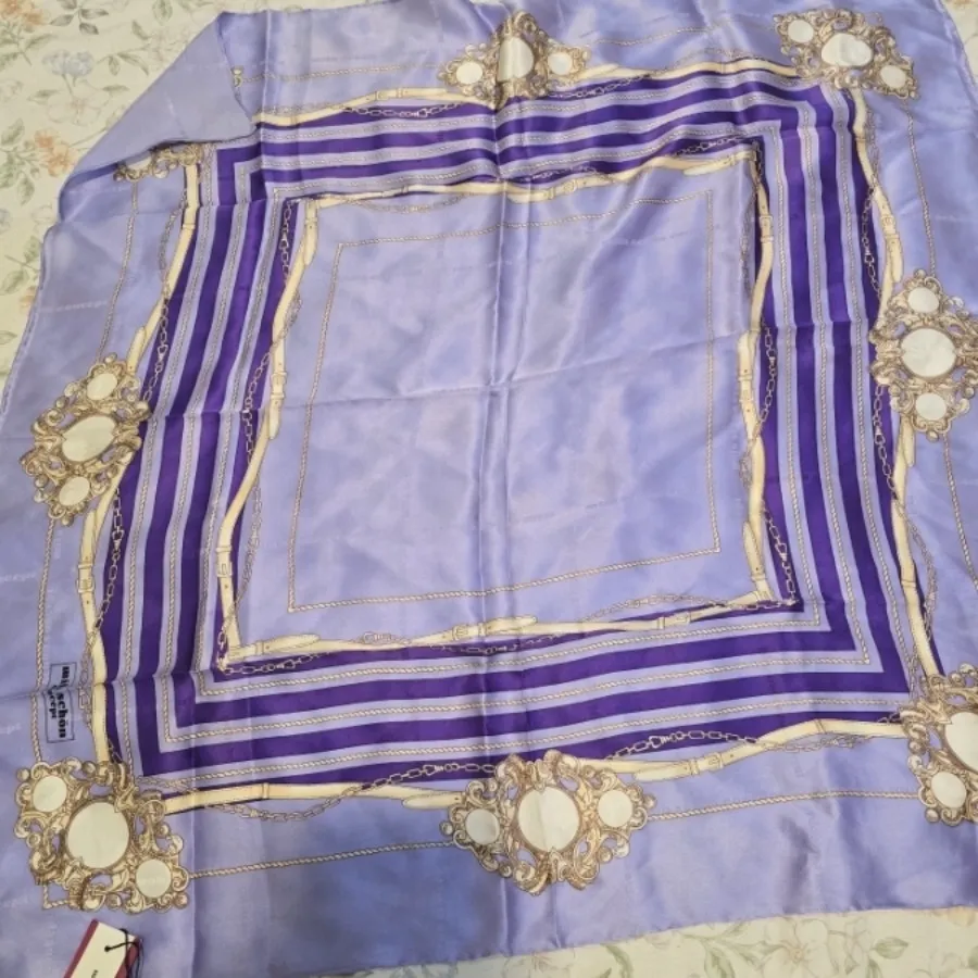 روسری ابریشمی