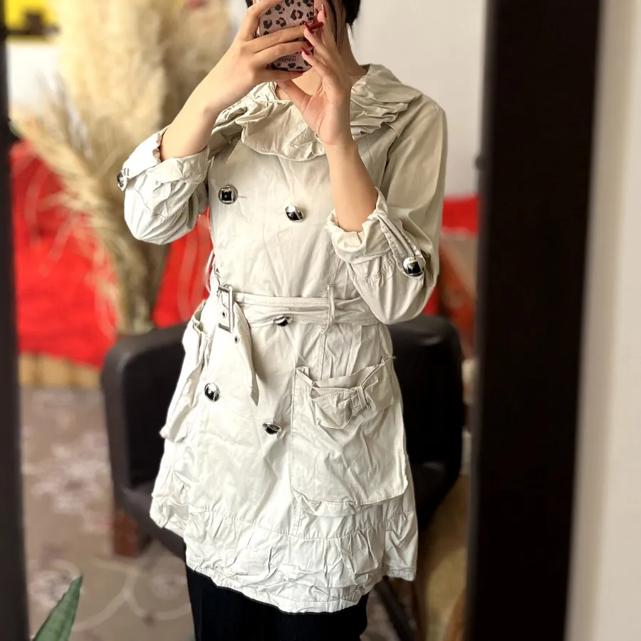 ترنچ کت کرمی