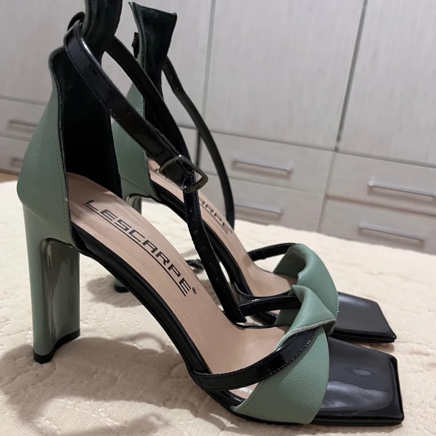 کفش برند lescarpe