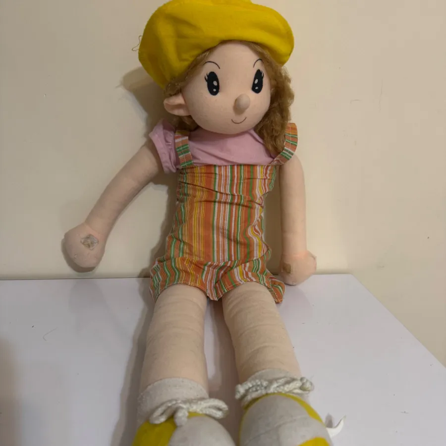 عروسک دختر بزرگ