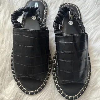 صندل مشکی