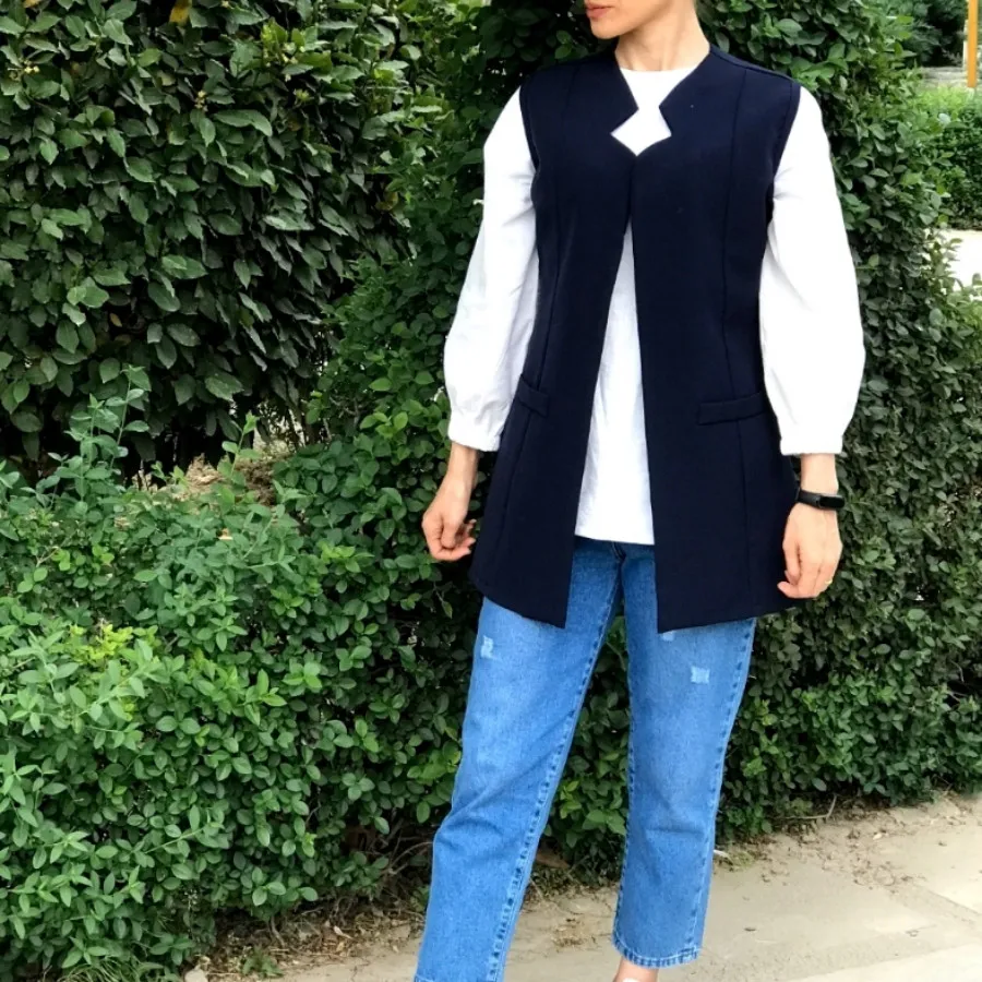 وست سورمه‌ای