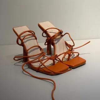 کفش پاشنه بلند