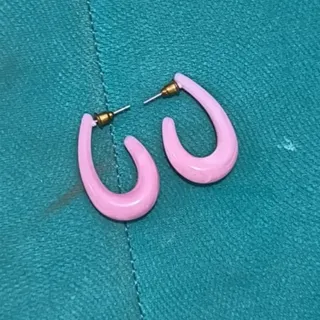 گوشواره صورتی