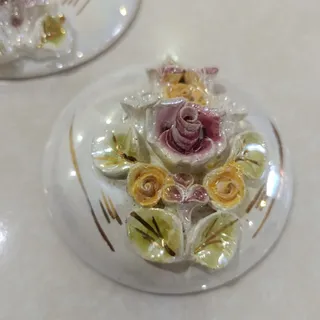 دیوارکوب نقش برجسته
