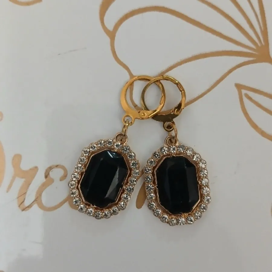 گوشواره رنگ ثابت