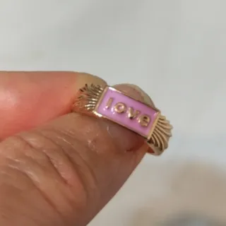 انگشترLove بسیار زیبا