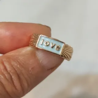 انگشتر زیبا وباکیفیتLove