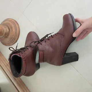 بوت قهوه ای پاشنه دار