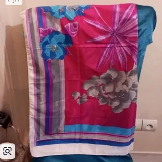 روسری ساتن گلدار