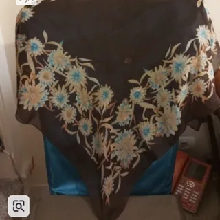 روسری قهوه گلدار