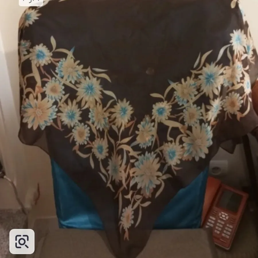 روسری قهوه گلدار