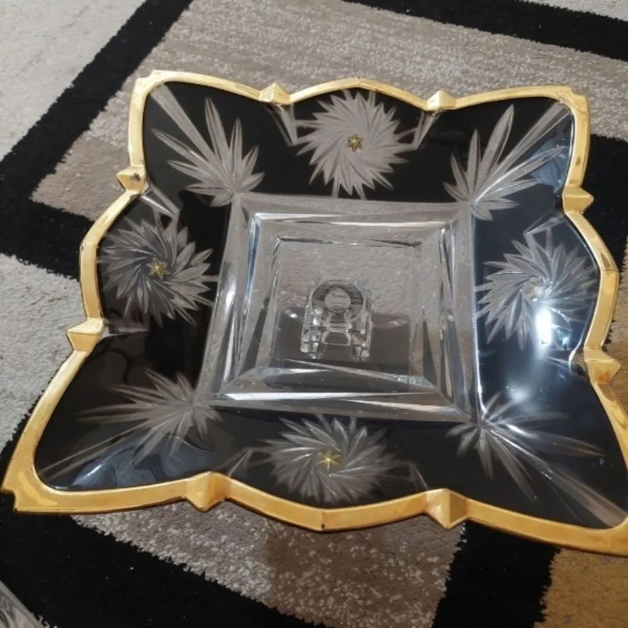 ظروف پایه دار ژاپن