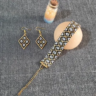 دستبند وگوشواره میوکی