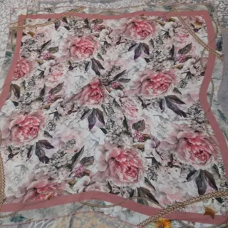 روسری‌های قواره دار هستند