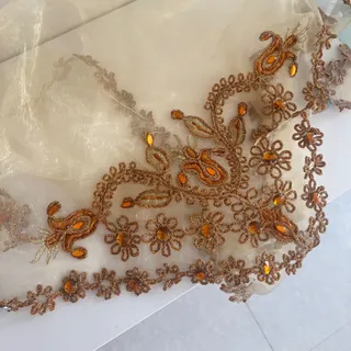رومیزی مربعی حریر و گلدوز
