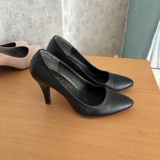 کفش پاشنه دار مشکی