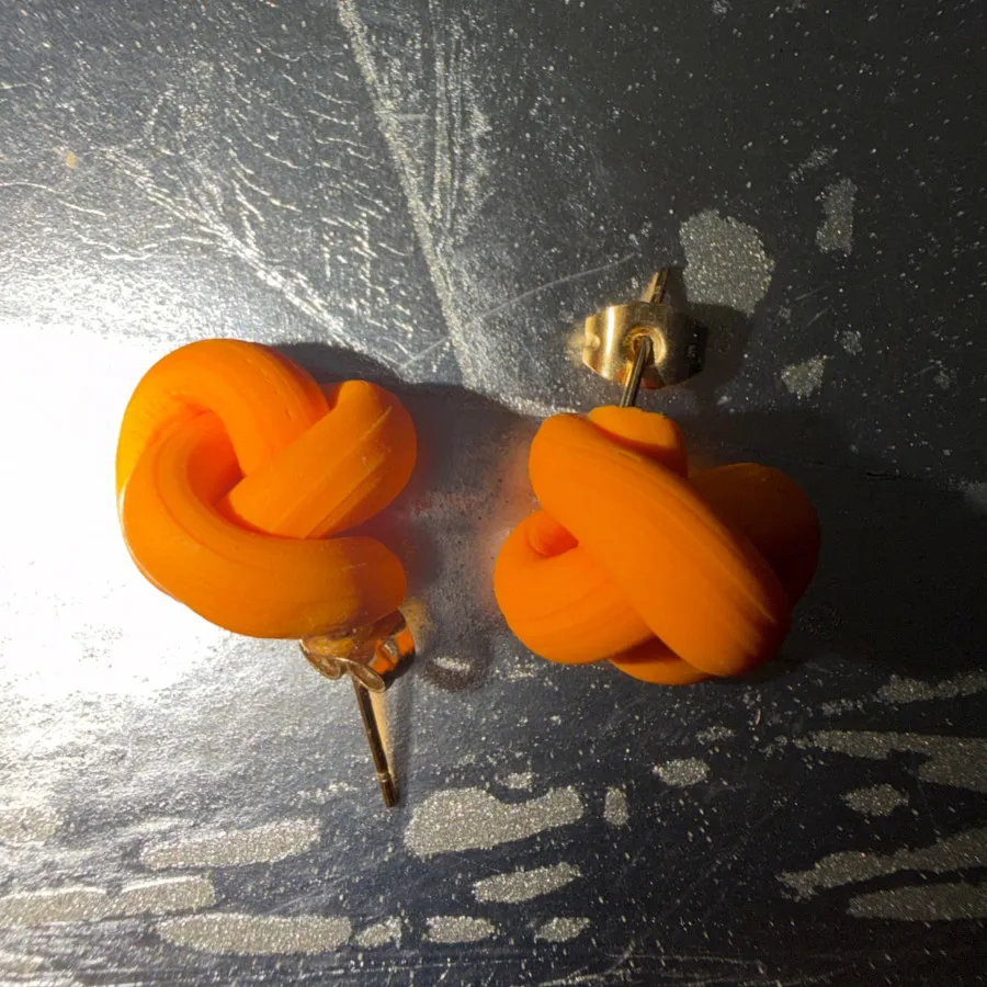 گوشواره زینتی