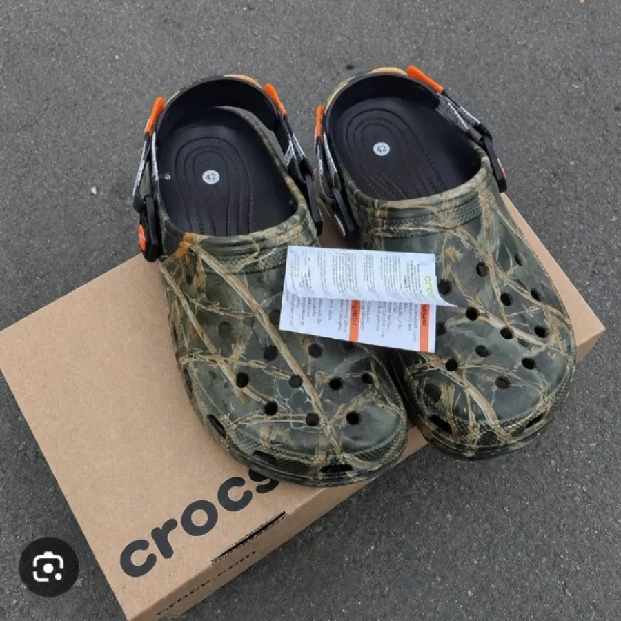 Crocs