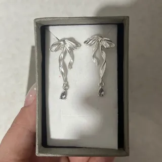 گوشواره پاپیون