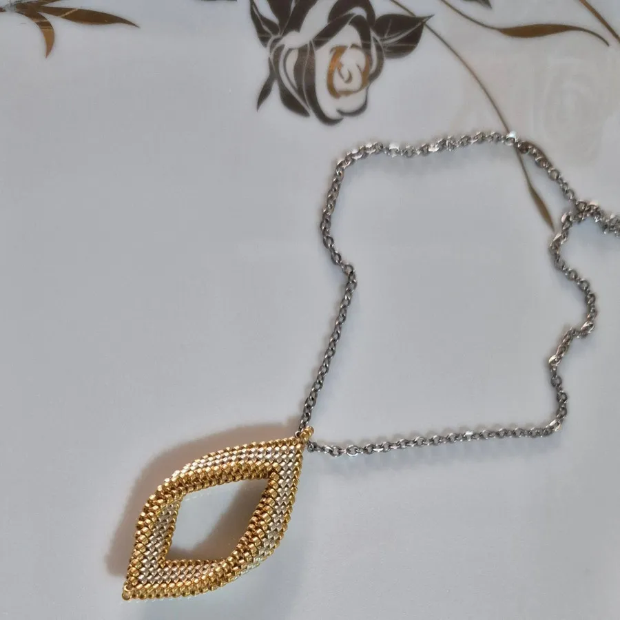 گردنبند سه بعدی