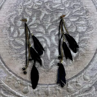 گوشواره پر مشکی