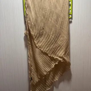 شال بلند لبه پلیسه