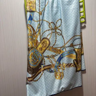 روسری ساتن طرحدار