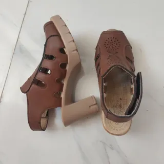 کفش پاشنه بلند