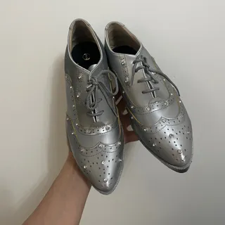 کفش نقره ای