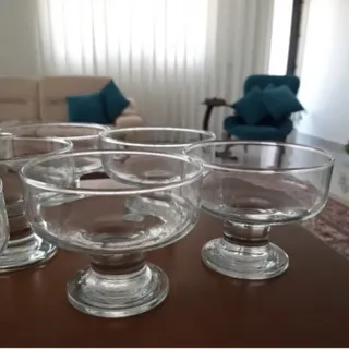 بستنی خوری پایه دار