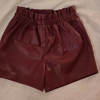 شلوارک چرم داخل کرک