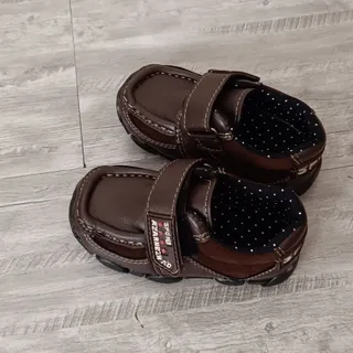 کفش بچگانه