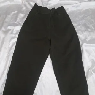 شلوار سبز تیره
