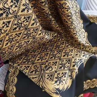 روسری زمینه مشکی طلا کوب