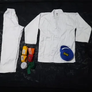 لباس کاراته و کمربند