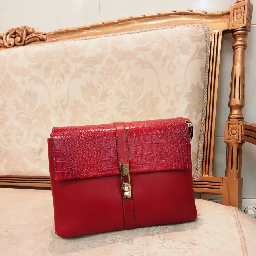 کیف رودوشی زرشکی رنگ