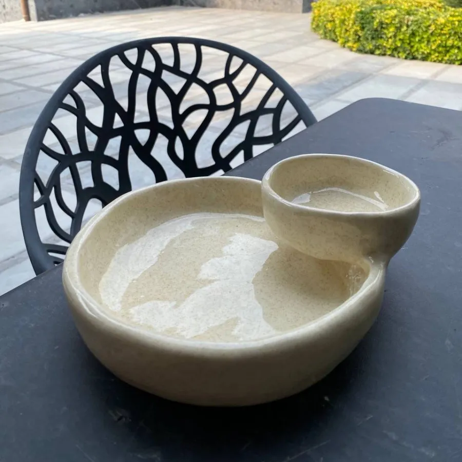 ظرف چیپس و ماست و سیبوسس