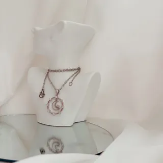 گردنبند ماه