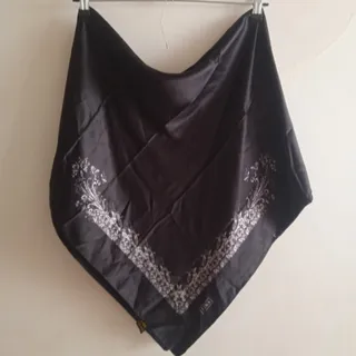 روسری ساتن مشکی