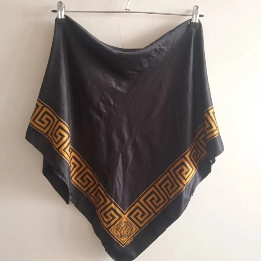 روسری ساتن مشکی