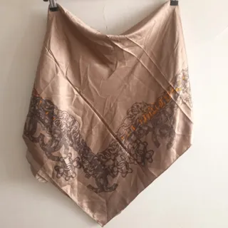 روسری ساتن