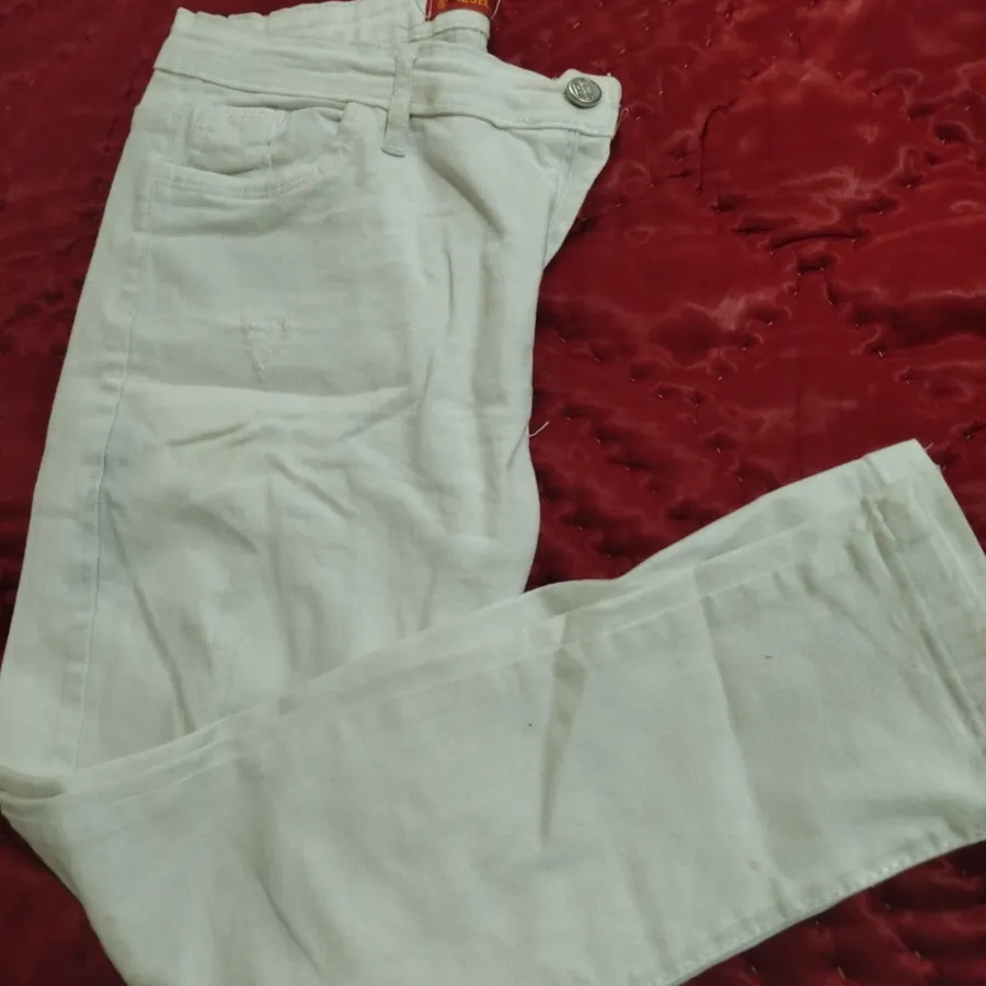 شلوار جین سفید