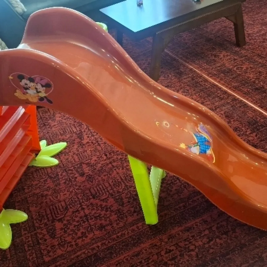 سرسره بازی کودکان