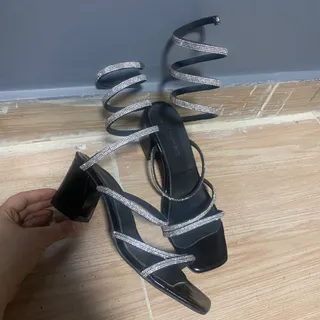 کفش پاشنه دار نگینی