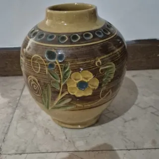 گلدان سفالی قدیمی