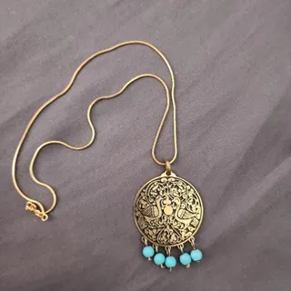 گردنبند برنجی قلمزنی