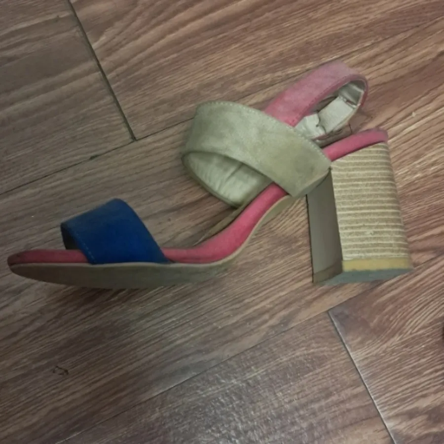 کفش پاشنه مکعبی